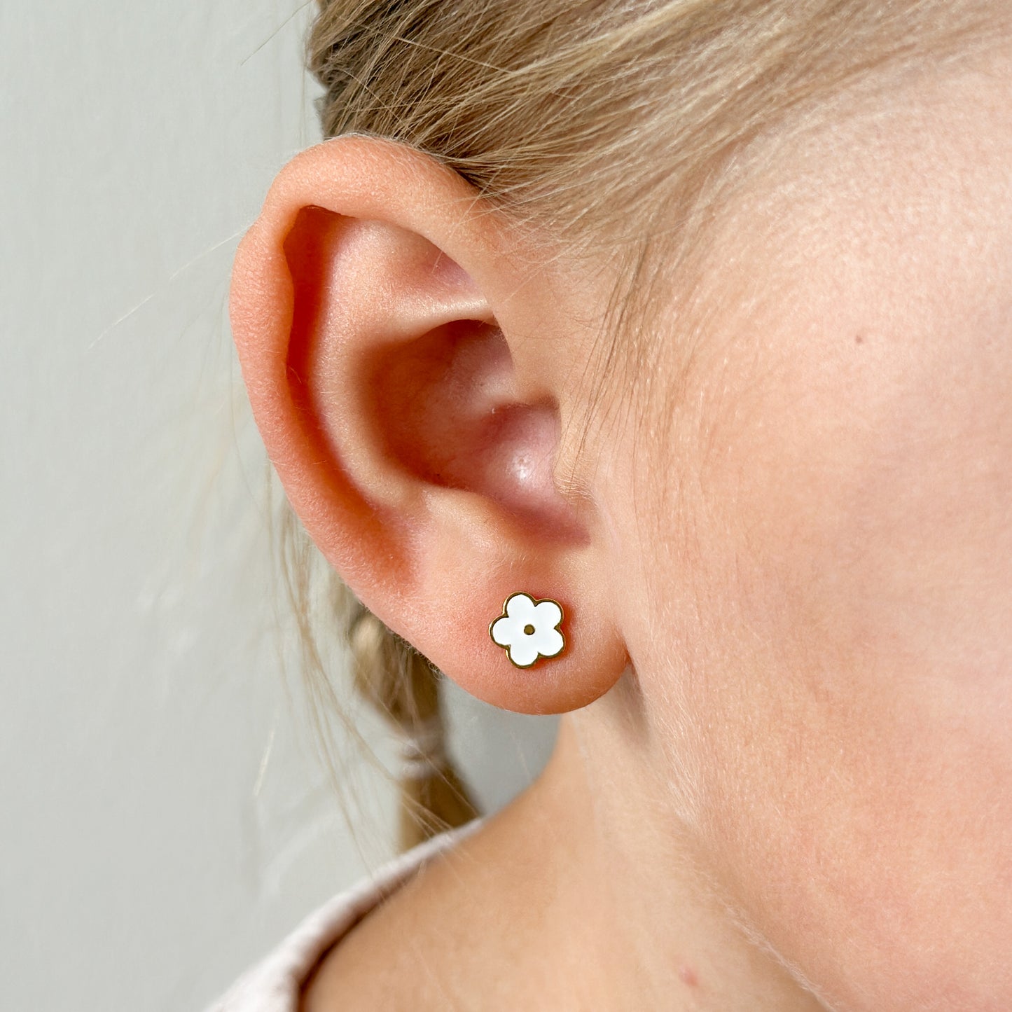 Daisy Enamel Flat Back Stud