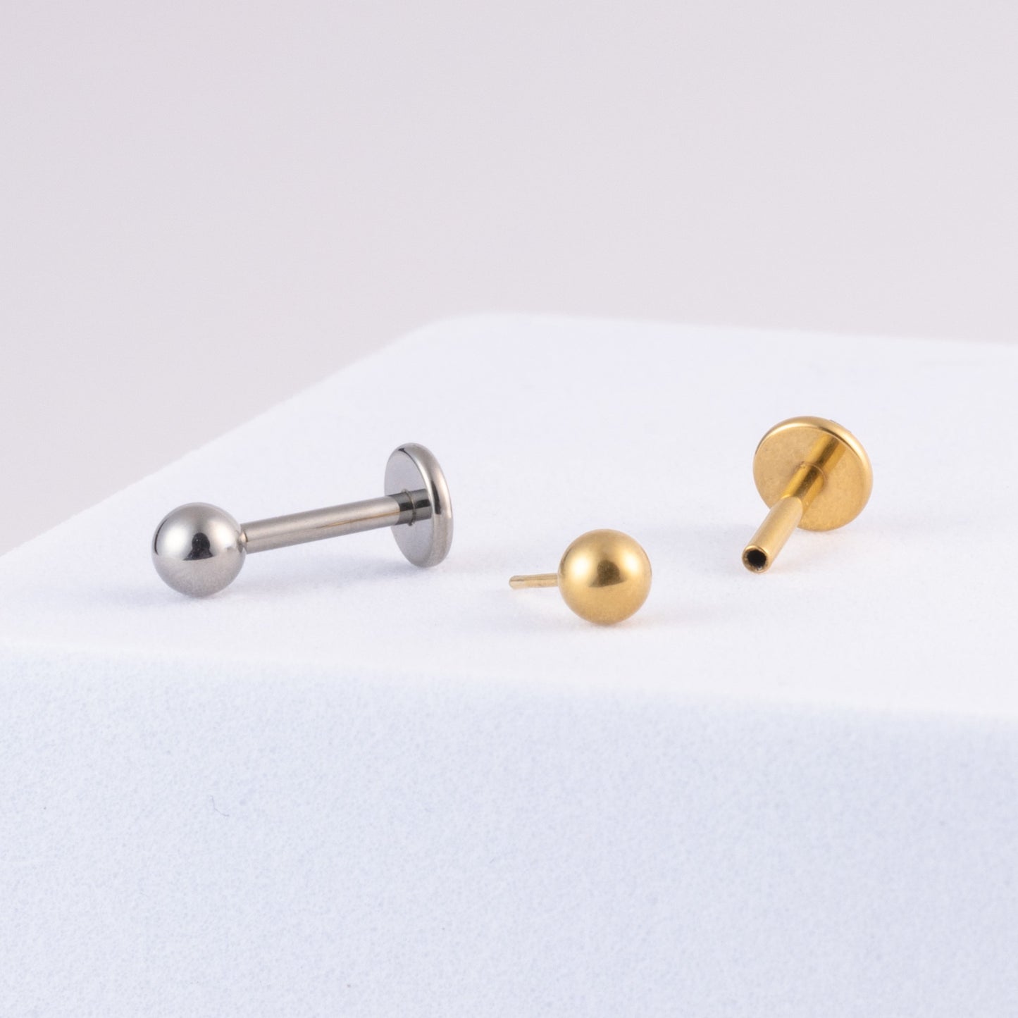 Roundabout Flat Back Stud